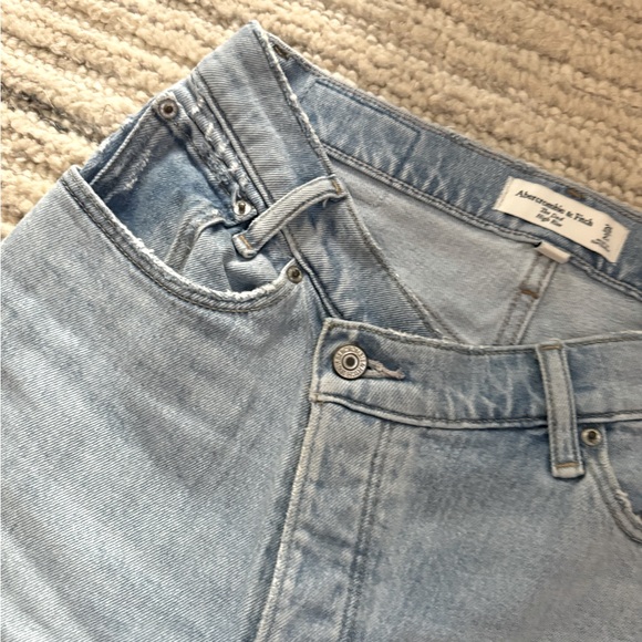 Abercrombie The Dad High Rise Curve Love Criss-Cross Jean - Picture 6 of 8